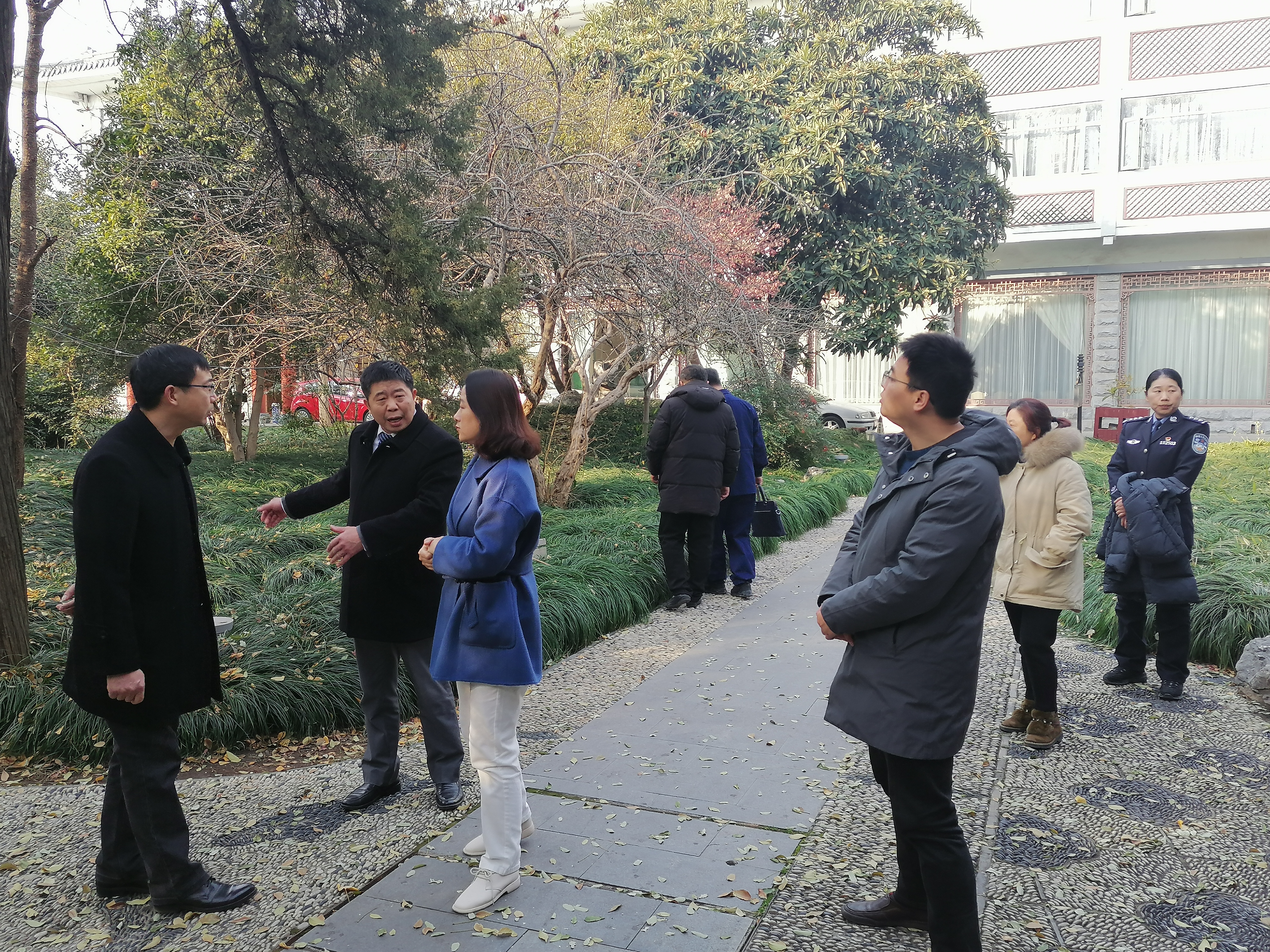 汶河街道莅临萃园珍园指导安全生产工作  配图.jpg