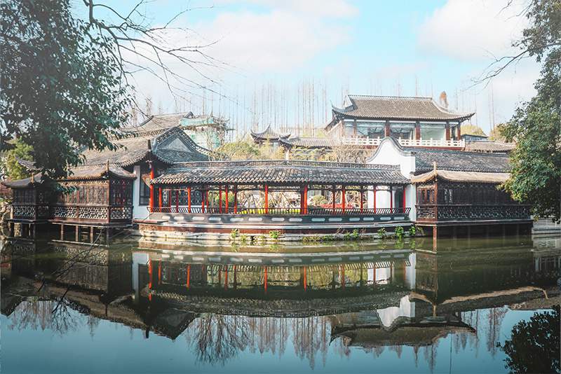 文化旅游与商务服务业