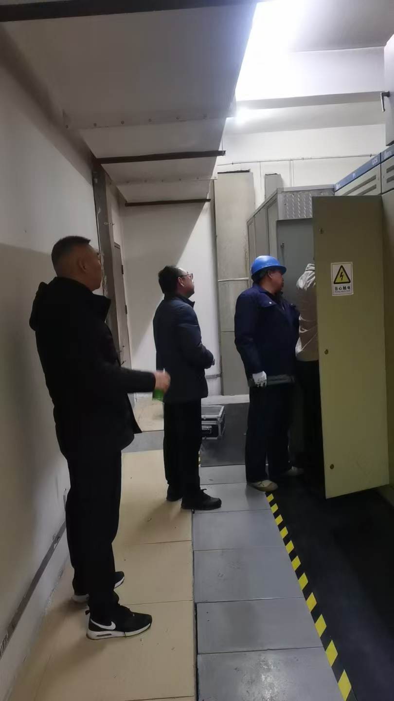 隐患排查守底线 暖心护航助经营.jpg