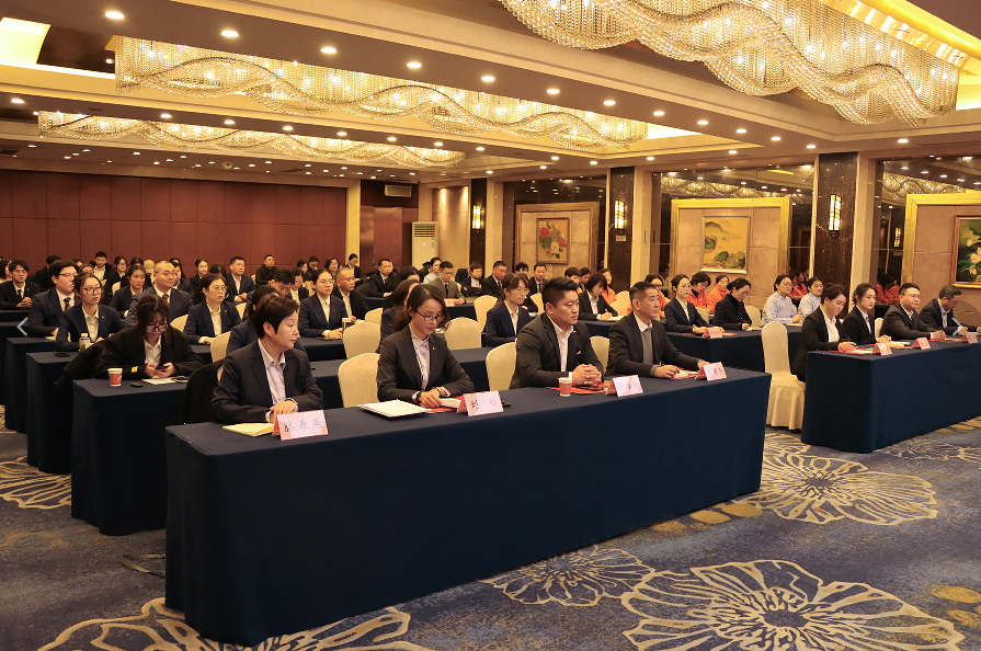 实干践初心 奋进启新程_看图王.jpg