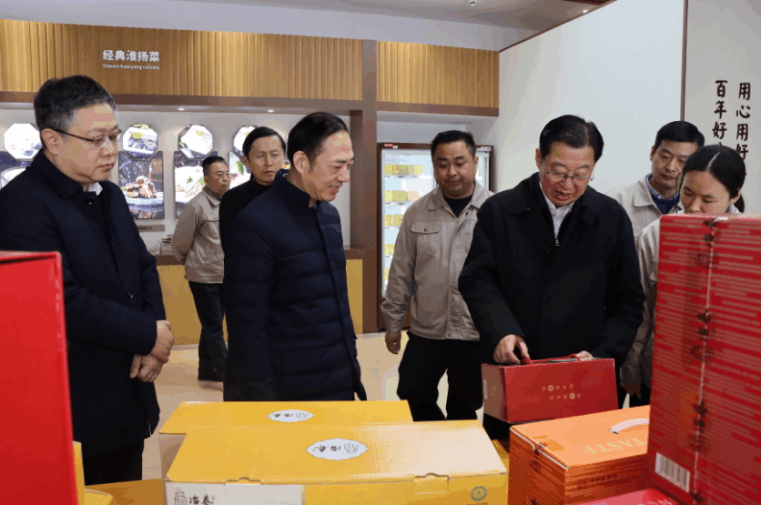 市委常委潘学元调研集团