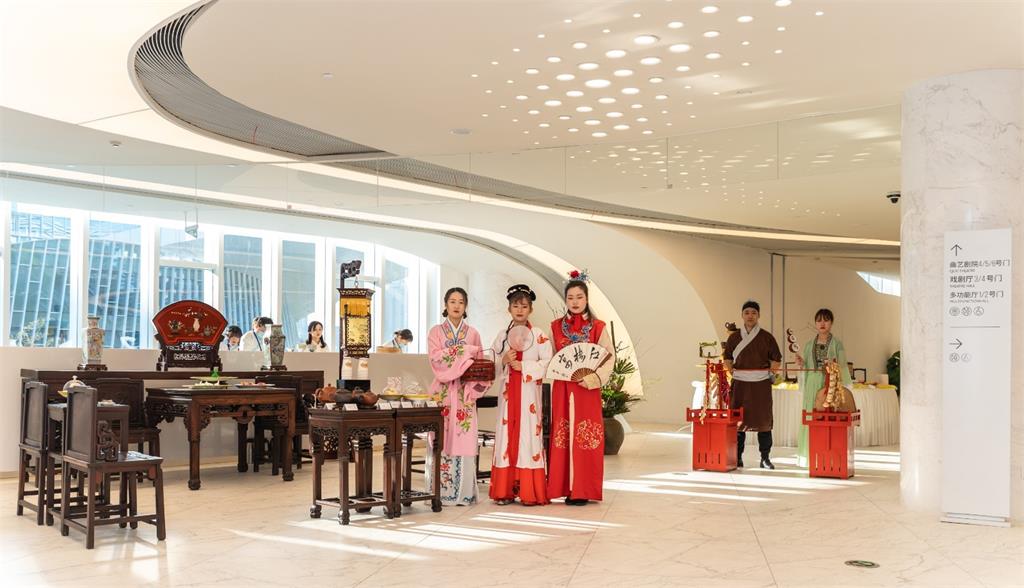 扬子江集团圆满承办2021年中国·扬州 烟花三月国际经贸旅游节开幕式茶歇工作