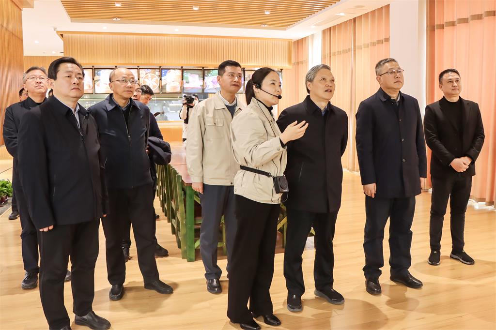 扬州市人大常委会主任、党组书记孔令俊率队调研冶春食品
