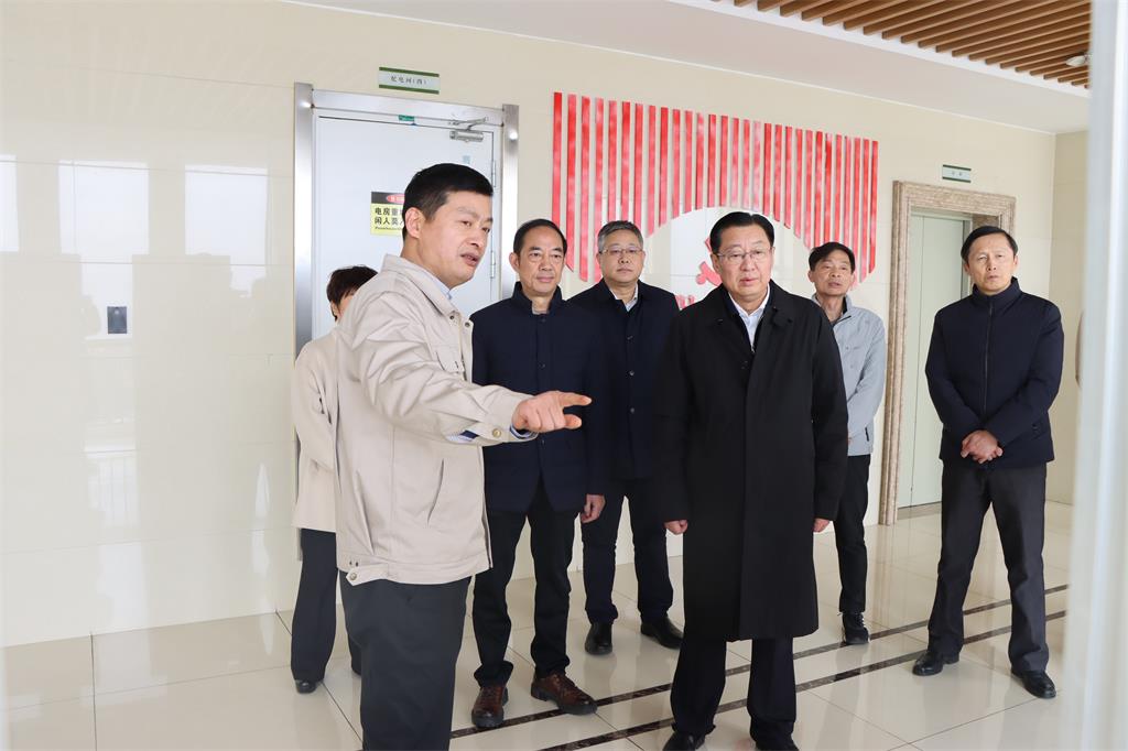 扬州市委常委、常务副市长潘学元来集团调研改革发展工作